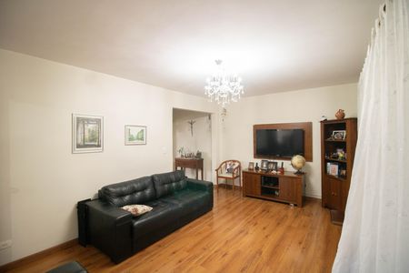 Casa à venda com 251m², 3 quartos e 2 vagasSALA