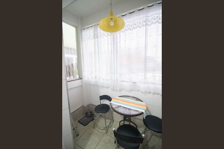 Casa à venda com 251m², 3 quartos e 2 vagasCOZINHA E ÁREA DE SERVIÇO