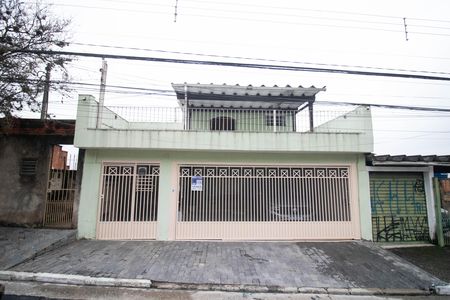 Casa à venda com 251m², 3 quartos e 2 vagasFACHADA