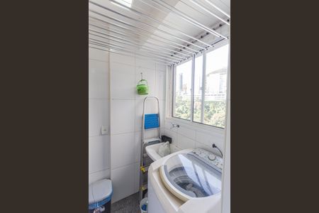 Apartamento à venda com 105m², 3 quartos e 2 vagas Apartamento à venda com 105m², 3 quartos e 2 vagasÁrea de Serviço