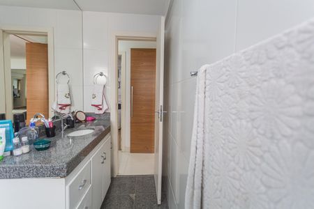 Apartamento à venda com 105m², 3 quartos e 2 vagas Apartamento à venda com 105m², 3 quartos e 2 vagasBanheiro Social
