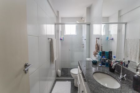 Apartamento à venda com 105m², 3 quartos e 2 vagas Apartamento à venda com 105m², 3 quartos e 2 vagasBanheiro Social