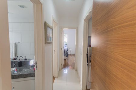 Apartamento à venda com 105m², 3 quartos e 2 vagas Apartamento à venda com 105m², 3 quartos e 2 vagasCorredor