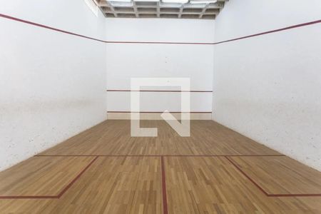 Apartamento à venda com 105m², 3 quartos e 2 vagas Apartamento à venda com 105m², 3 quartos e 2 vagasÁrea comum - Quadra de Squash