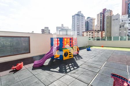 Apartamento à venda com 105m², 3 quartos e 2 vagas Apartamento à venda com 105m², 3 quartos e 2 vagasÁrea comum - Playground