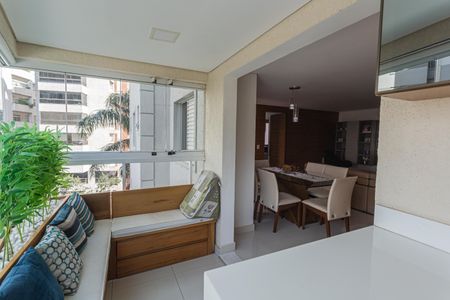 Apartamento à venda com 105m², 3 quartos e 2 vagas Apartamento à venda com 105m², 3 quartos e 2 vagasVaranda da Sala