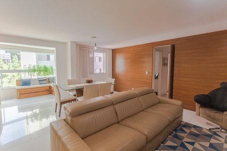Apartamento à venda com 105m², 3 quartos e 2 vagas Apartamento à venda com 105m², 3 quartos e 2 vagasSala
