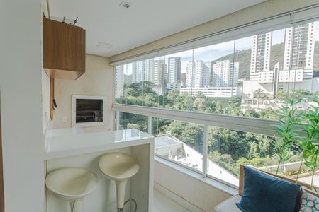 Apartamento à venda com 105m², 3 quartos e 2 vagas Apartamento à venda com 105m², 3 quartos e 2 vagasVaranda da Sala
