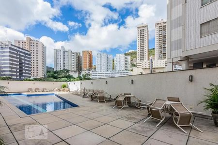 Apartamento à venda com 105m², 3 quartos e 2 vagas Apartamento à venda com 105m², 3 quartos e 2 vagasÁrea comum - Piscina