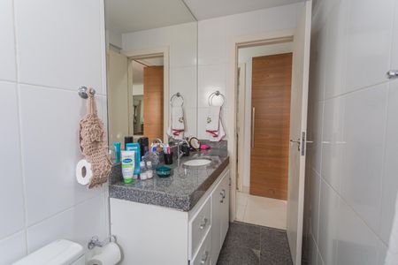 Apartamento à venda com 105m², 3 quartos e 2 vagas Apartamento à venda com 105m², 3 quartos e 2 vagasBanheiro Social