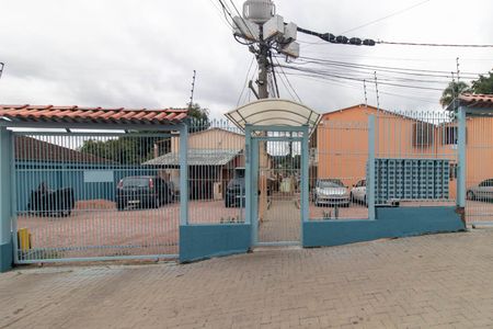 Casa de condomínio à venda com 48m², 2 quartos e 1 vaga Casa de condomínio à venda com 48m², 2 quartos e 1 vagaFachada