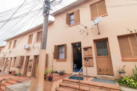 Casa de condomínio à venda com 48m², 2 quartos e 1 vaga Casa de condomínio à venda com 48m², 2 quartos e 1 vagaFachada