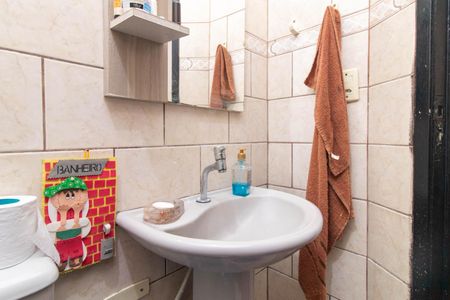 Casa de condomínio à venda com 48m², 2 quartos e 1 vaga Casa de condomínio à venda com 48m², 2 quartos e 1 vagaBanheiro Social