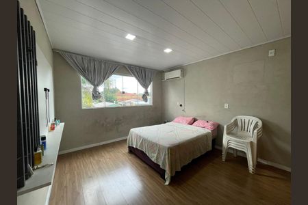 Casa à venda com 230m², 4 quartos e 1 vaga