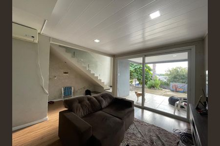 Casa à venda com 230m², 4 quartos e 1 vaga