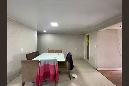 Casa à venda com 230m², 4 quartos e 1 vaga