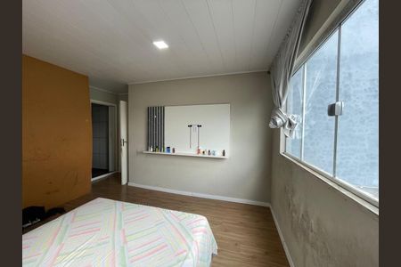 Casa à venda com 230m², 4 quartos e 1 vaga