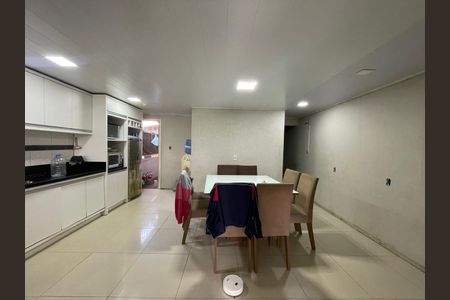 Casa à venda com 4 quartos, 230m² em Canudos, Novo Hamburgo