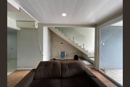 Casa à venda com 230m², 4 quartos e 1 vaga