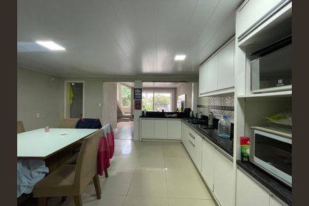 Casa à venda com 230m², 4 quartos e 1 vaga