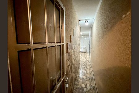 Corredor  de casa para alugar com 2 quartos, 34m² em Vila Dalila, São Paulo