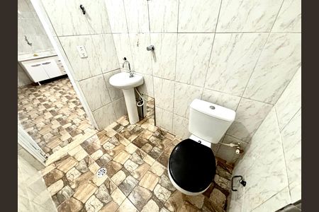 Casa para alugar com 34m², 2 quartos e sem vaga Casa para alugar com 34m², 2 quartos e sem vagaBanheiro