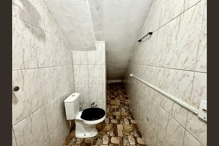 Casa para alugar com 34m², 2 quartos e sem vaga Casa para alugar com 34m², 2 quartos e sem vagaBanheiro