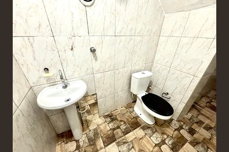 Casa para alugar com 34m², 2 quartos e sem vaga Casa para alugar com 34m², 2 quartos e sem vagaBanheiro