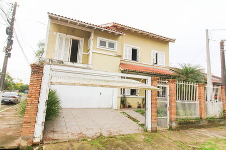 Casa para alugar com 160m², 6 quartos e 2 vagas Casa para alugar com 160m², 6 quartos e 2 vagasFachada