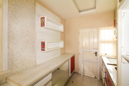 Casa para alugar com 160m², 6 quartos e 2 vagas Casa para alugar com 160m², 6 quartos e 2 vagasCozinha
