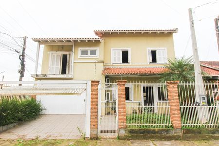 Casa para alugar com 160m², 6 quartos e 2 vagas Casa para alugar com 160m², 6 quartos e 2 vagasFachada