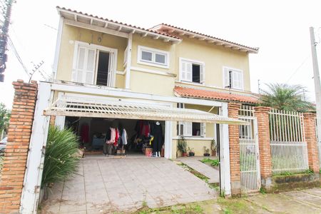 Casa para alugar com 160m², 6 quartos e 2 vagas Casa para alugar com 160m², 6 quartos e 2 vagasFachada