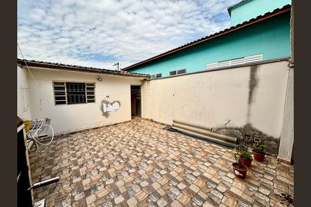 Casa para alugar com 100m², 3 quartos e sem vaga Casa para alugar com 100m², 3 quartos e sem vagaQuintal