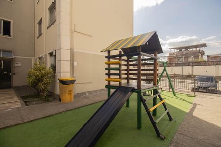 Apartamento para alugar com 45m², 2 quartos e 1 vaga Apartamento para alugar com 45m², 2 quartos e 1 vagaÁrea comum - Playground