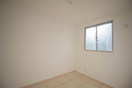 Quarto 2 de apartamento para alugar com 2 quartos, 45m² em Vista Alegre, São Gonçalo