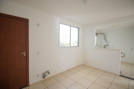 Sala de apartamento para alugar com 2 quartos, 45m² em Vista Alegre, São Gonçalo