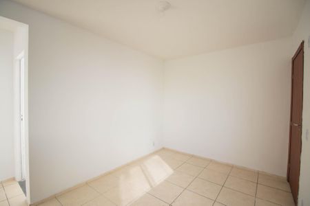 Sala de apartamento para alugar com 2 quartos, 45m² em Vista Alegre, São Gonçalo