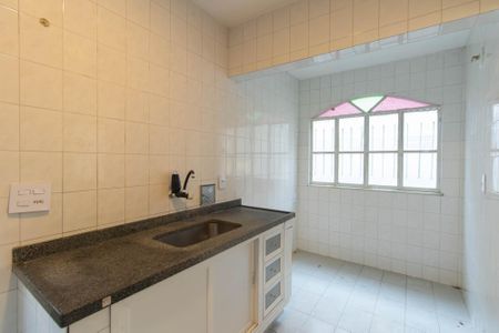 Casa para alugar com 140m², 2 quartos e 2 vagasCozinha