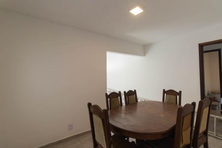 Casa para alugar com 140m², 2 quartos e 2 vagasSala