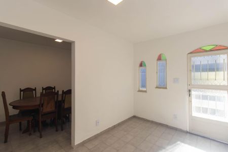 Casa para alugar com 2 quartos, 140m² em Alcantara, São Gonçalo