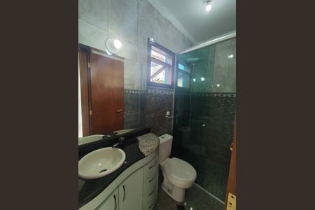 Casa à venda com 108m², 3 quartos e 2 vagas