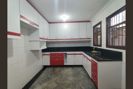 Casa à venda com 3 quartos, 108m² em Campo Grande, São Paulo