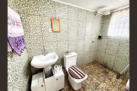 Banheiro  de casa para alugar com 1 quarto, 24m² em Vila Dalila, São Paulo