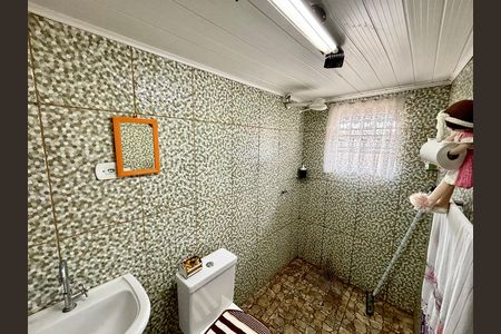 Banheiro  de casa para alugar com 1 quarto, 24m² em Vila Dalila, São Paulo