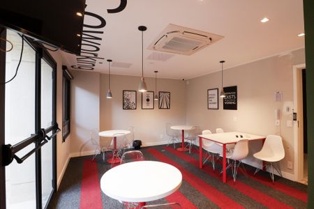 Apartamento à venda com 72m², 2 quartos e 2 vagas Apartamento à venda com 72m², 2 quartos e 2 vagasCoworking