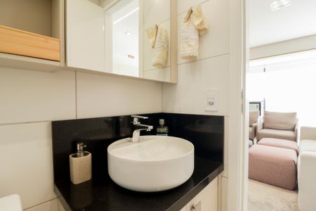 Apartamento à venda com 72m², 2 quartos e 2 vagas Apartamento à venda com 72m², 2 quartos e 2 vagasBanheiro Social