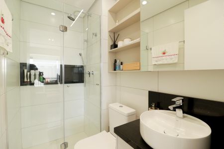 Apartamento à venda com 72m², 2 quartos e 2 vagas Apartamento à venda com 72m², 2 quartos e 2 vagasBanheiro Social