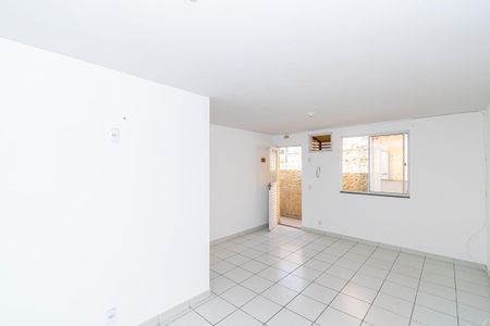 Kitnet de kitnet/studio para alugar com 1 quarto, 25m² em Cordovil, Rio de Janeiro