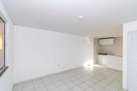 Studio para alugar com 25m², 1 quarto e sem vaga Studio para alugar com 25m², 1 quarto e sem vagaKitnet