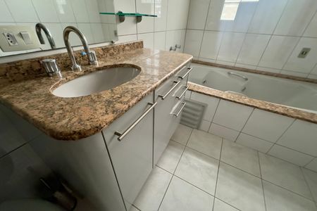 Suite Detalhe de casa para alugar com 4 quartos, 400m² em Boqueirão, Curitiba